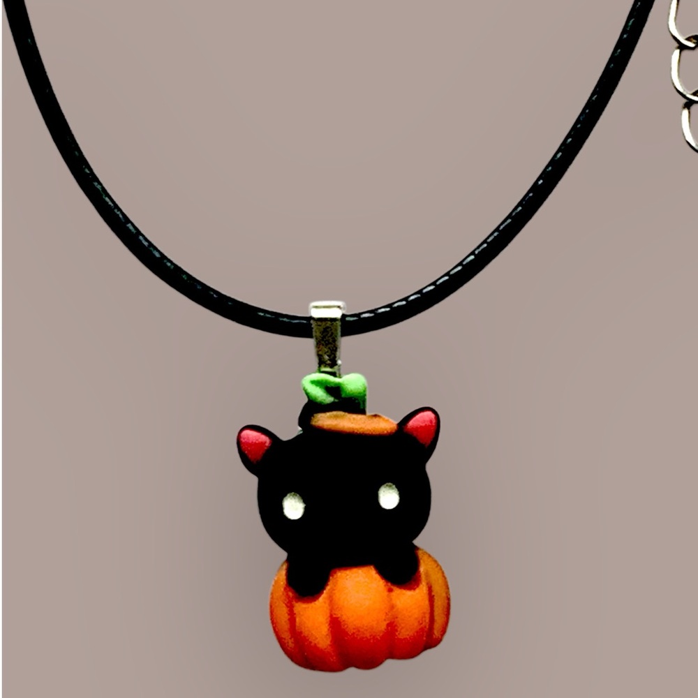 Black Cat Pumpkin Pendant Necklace 
Halloween handcrafted NWT